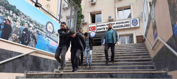 33 Evden 3 Milyon Lira Değerinde Eşya Ve Para Çalan Hırsızlar Kamerada
