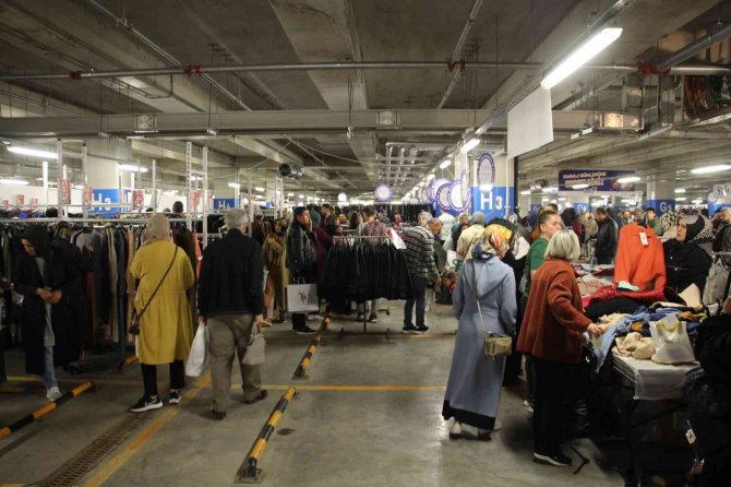 İ̇ndirimi Duyan Akın Etti