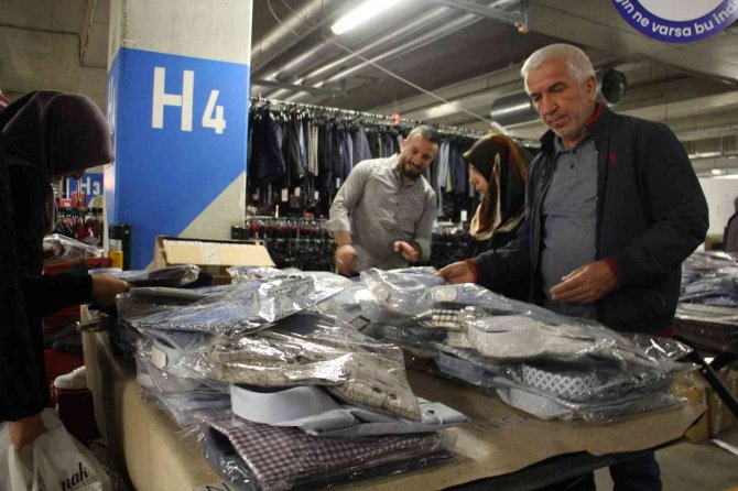 İ̇ndirimi Duyan Akın Etti