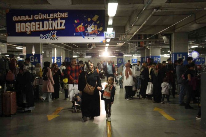 İ̇ndirimi Duyan Akın Etti