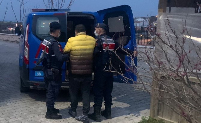 İ̇zmir’de Jasat, 11 Firariyi Yakaladı