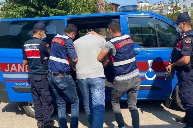İ̇zmir’de Jasat, 11 Firariyi Yakaladı