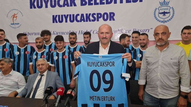 Kuyucakspor’da İmzalar Atıldı