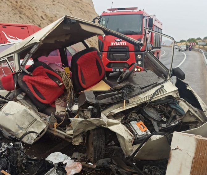 Malatya’da Feci Kaza: 1 Ölü, 4 Yaralı