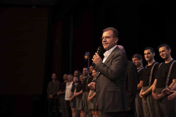 Mersin Şehir Tiyatrosu Sezonu Açtı