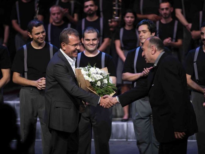 Mersin Şehir Tiyatrosu Sezonu Açtı