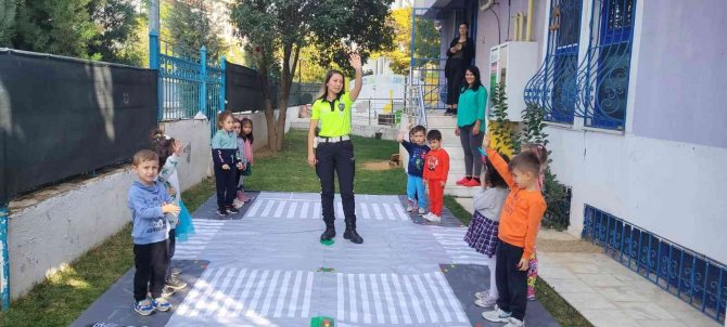 Muğla Polisinden Öğrencilere Trafik Eğitimi