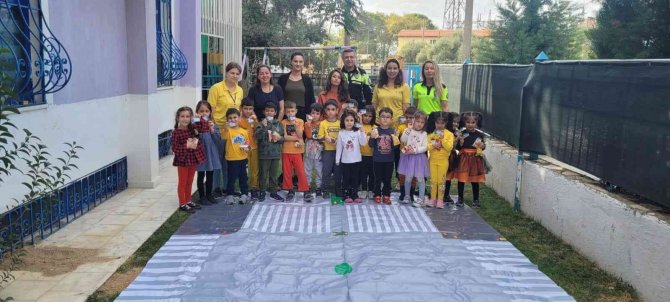 Muğla Polisinden Öğrencilere Trafik Eğitimi