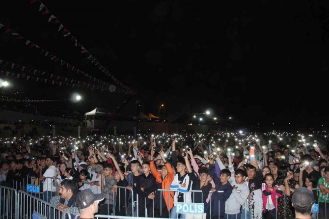 Şırnak’ta 20 Bin Kişiyle Konser Coşkusu