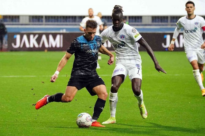 Spor Toto Süper Lig: Kasımpaşa: 0 - Adana Demirspor: 2 (İ̇lk Yarı)