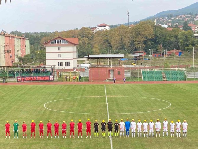 Grizu Faciası Unutulmadı, Sahaya Madenci Baretiyle Ve Pankartla Çıkıldı