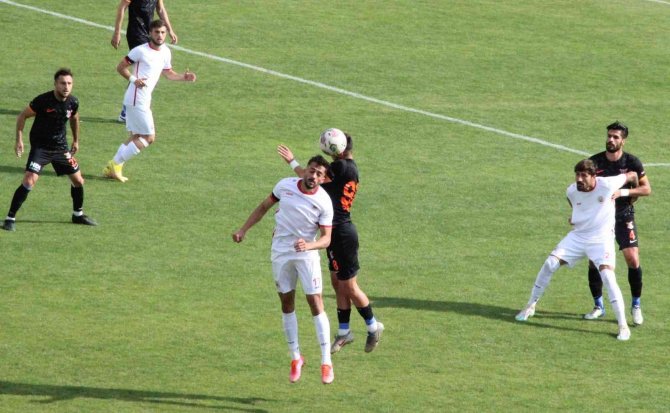 Tff 3. Lig: Karaman Fk: 3 - Eynesil Belediyespor: 1