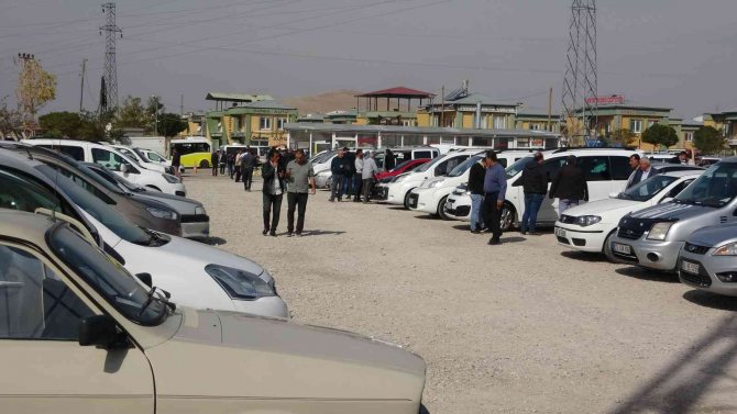 Araç Satıcıları, Kılıçdaroğlu’nun ‘Araba Almayın’ Açıklamasına Tepki Gösterdi