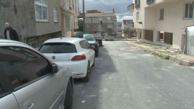 Arnavutköy’de Çocuklar Sokaktaki Bütün Arabaların Sibop Kapaklarını Söktü