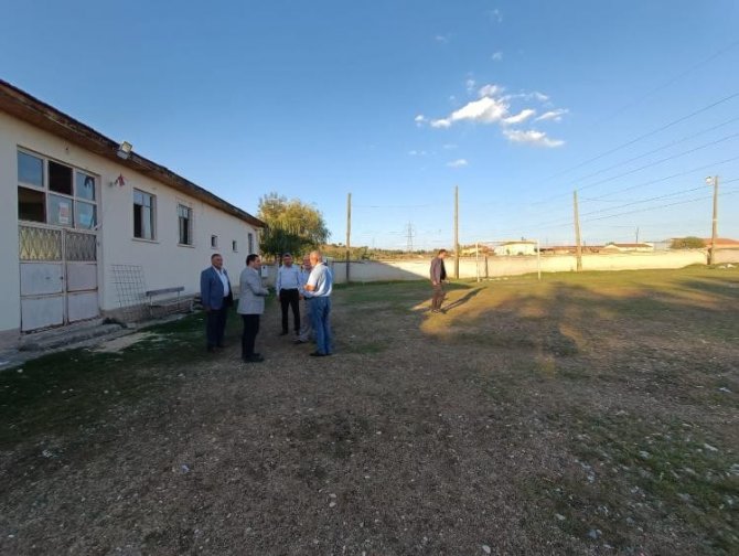 Ahmetler Köyüne 300 Metrekarelik Veranda