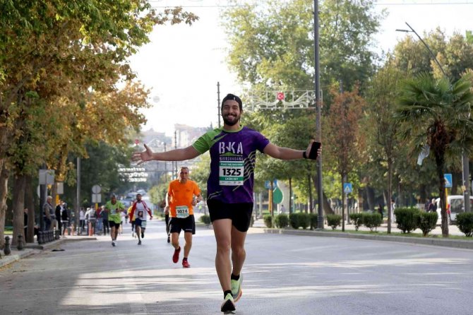 4. Gazi Yarı Maratonu’nda Renkli Görüntüler