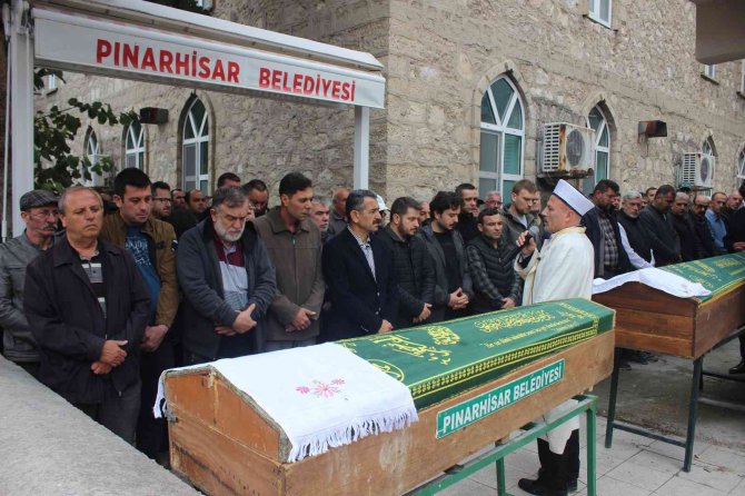 Kırklareli’nde Ormanlık Alanda Ölü Bulunan İki Arkadaş Toprağa Verildi