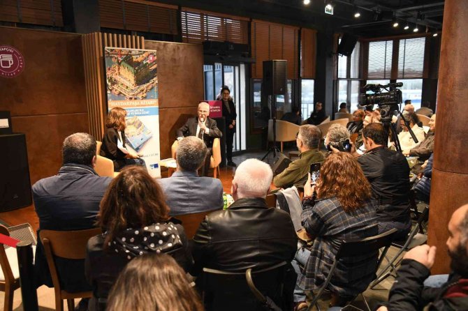 “Haydarpaşa Kitabı: Kent, Mekan, Mücadele” Yazarları Kadıköy’de Buluştu