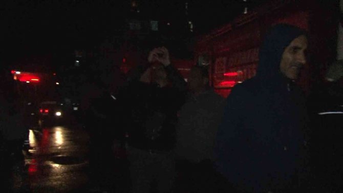 Kadıköy’de 24 Katlı Rezidans Yangını Kontrol Altına Alındı