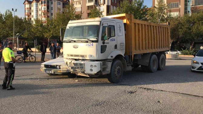 Elazığ’da Trafik Kazası: 2 Yaralı