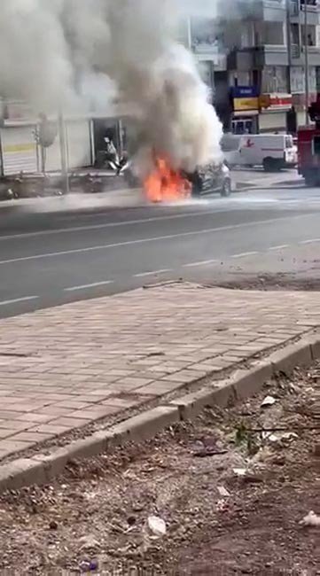 Seyir Halindeki Otomobil Alevlere Teslim Oldu