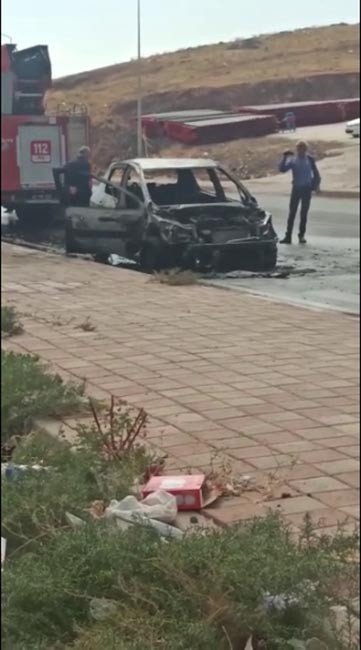 Seyir Halindeki Otomobil Alevlere Teslim Oldu