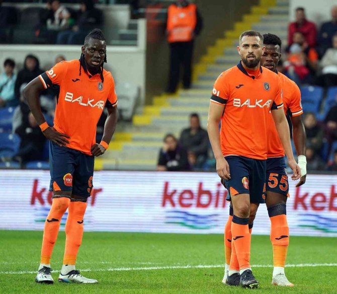 Spor Toto Süper Lig: Medipol Başakşehir: 1 - İ̇stanbulspor: 0 (İ̇lk Yarı)
