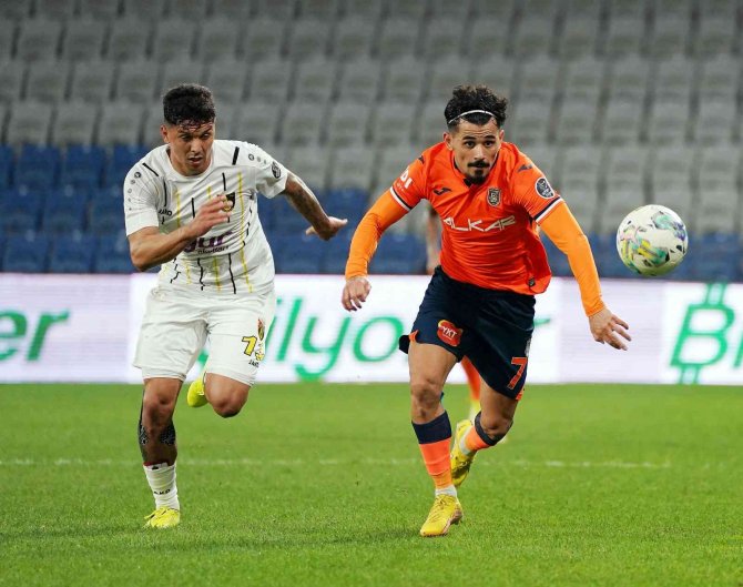 Spor Toto Süper Lig: Medipol Başakşehir: 2 - İ̇stanbulspor: 0 (Maç Sonucu)