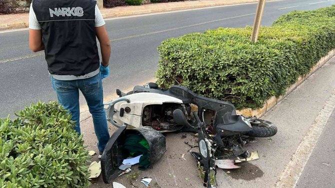 Motosikletle Kaçarken Kaza Yaptı, Üzerinden Uyuşturucu Madde Ve Bıçak Çıktı