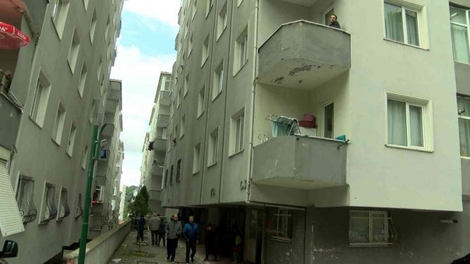 Maltepe’de Çekiçle Kadın Cinayeti: Çocuğunun Gözleri Önünde Bakıcıyı Öldürdü