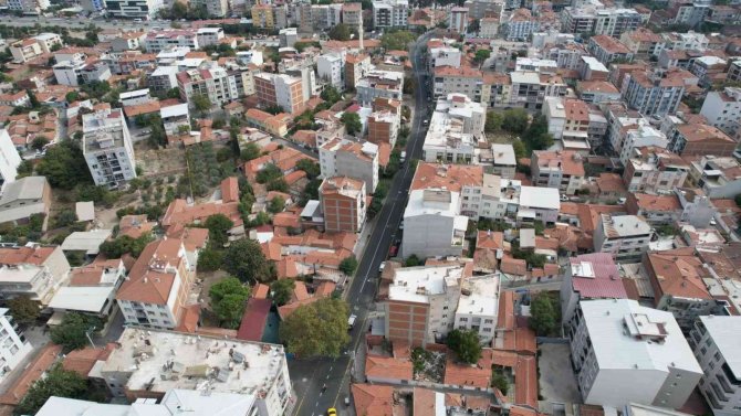 Büyükşehir İki İlçede Caddeleri Yeniledi