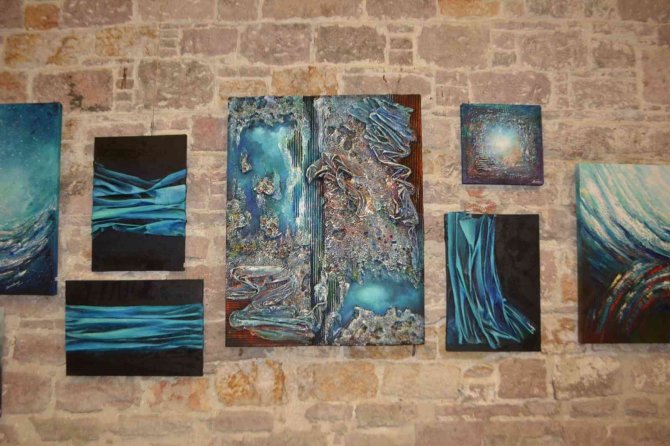 Atık Malzemelerle Yapılan Eserler Öğrencilere Burs Olacak