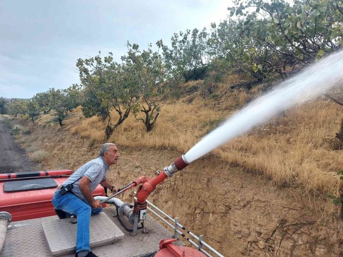 Siirt’te Mezarlıkta Yangın