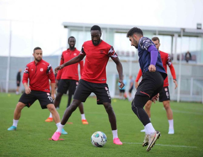 Sivasspor, Giresunspor Maçının Taktiğini Çalıştı