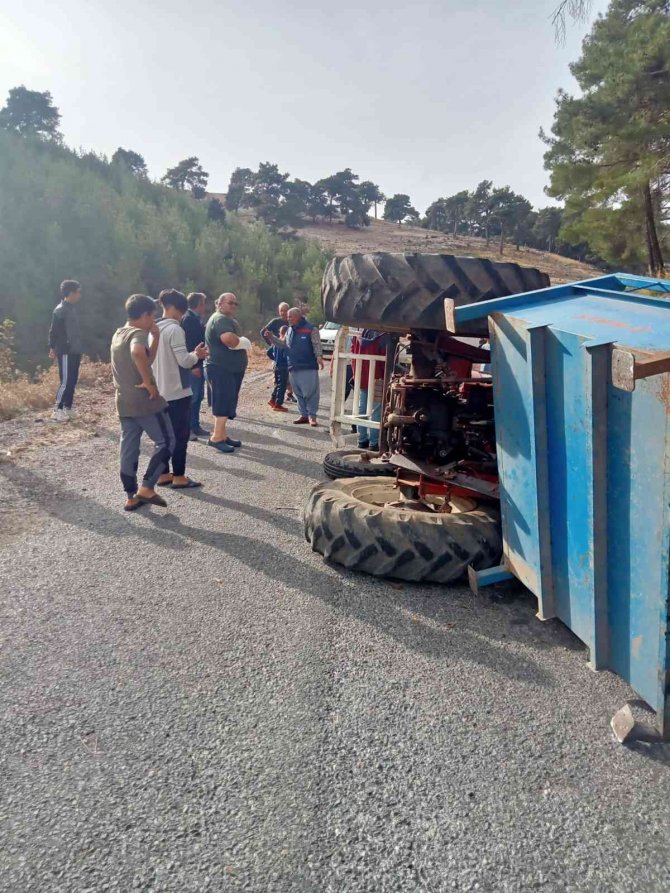 Traktörün Altında Kalan Sürücü Yaralandı
