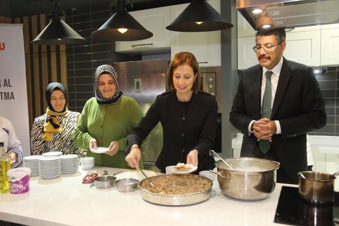 Vali Çelik: “Türkiye’ De Yılda 18 Milyon Tona Ulaşan Gıda İsrafını Azaltmamız Gerek”