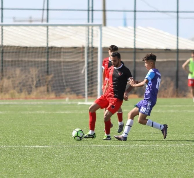 Van Büyükşehir Belediyespor, Altay Eğitim Kültür Spor’u 2-0 Yendi
