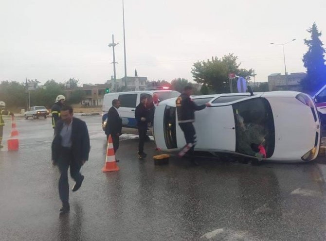 Kontrolden Çıkan Otomobil Takla Attı: 2 Yaralı