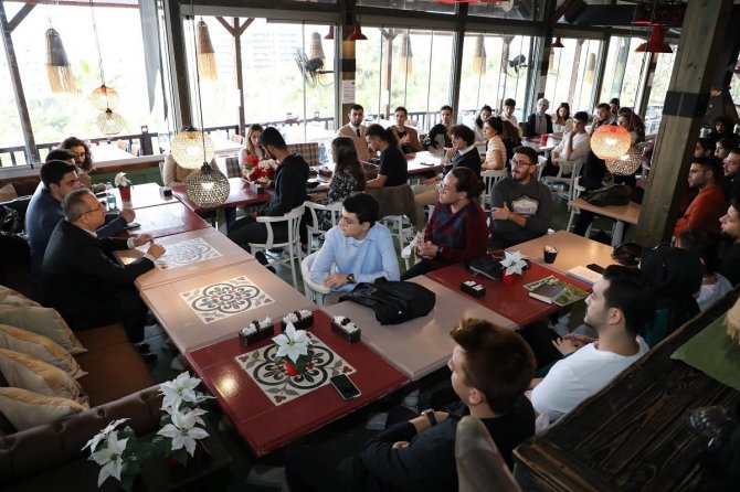 Başkan Sürekli, Üniversitelilere Konuk Oldu