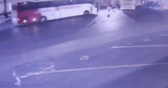 Alibeyköy Cep Otogarı’ndaki Feci Ölümlü Kaza Kamerada: Kadın Otobüsün Altında Kaldı