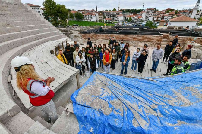 Antik Roma Tiyatrosu’nun Kapıları Başkentli Öğrenciler İçin Açıldı
