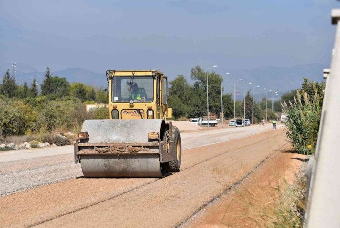 Konyaaltı’nda Üç Mahallenin Trafik Sorunu Çözüldü