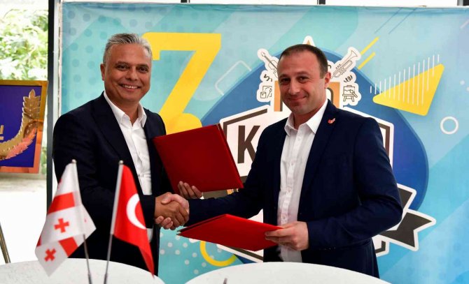 7. Kaleiçi Old Town Festivali’nde 4 Belediyeyle Kardeş Şehir Ve İşbirliği Protokolü İmzalandı