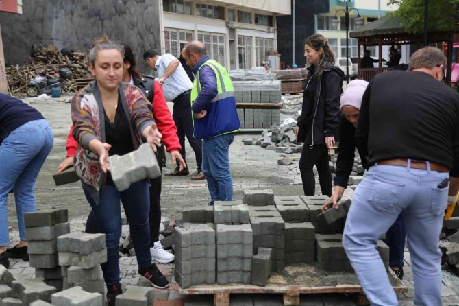 İ̇mece İle İlçelerinin Caddelerine Parke Taşı Döşediler