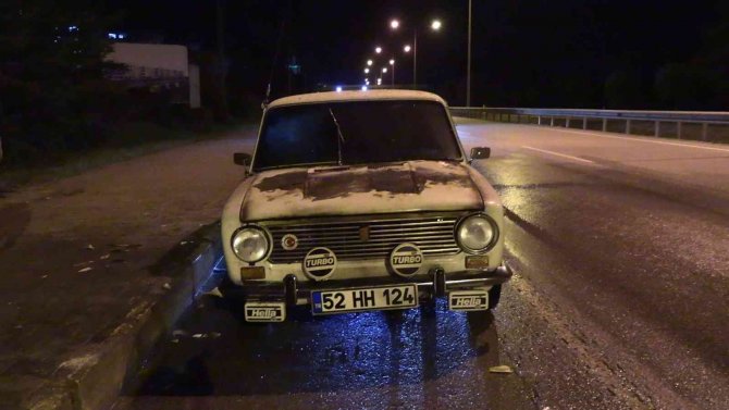 Seyir Halindeki Otomobil Yanarak Kullanılamaz Hale Geldi