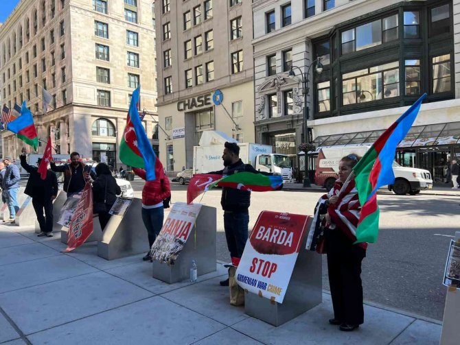 Azerbaycanlılar, Ermenistan’ın Katliamlarını Ve Provokasyonlarını New York’ta Protesto Etti