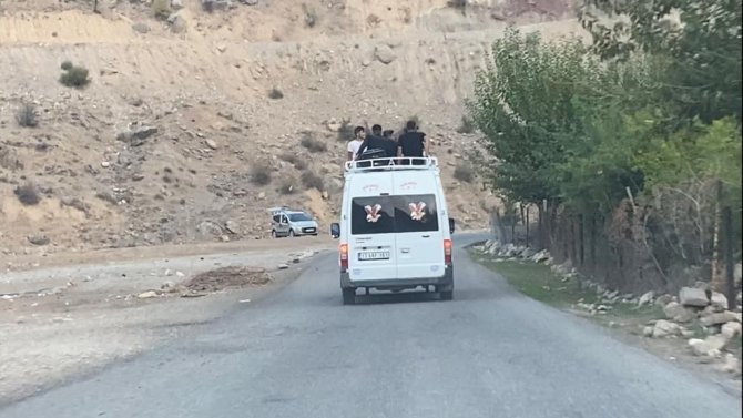 Batman’da Tehlikeli Yolculuk: 10 Kilometre Boyunca Canlarını Hiçe Saydılar