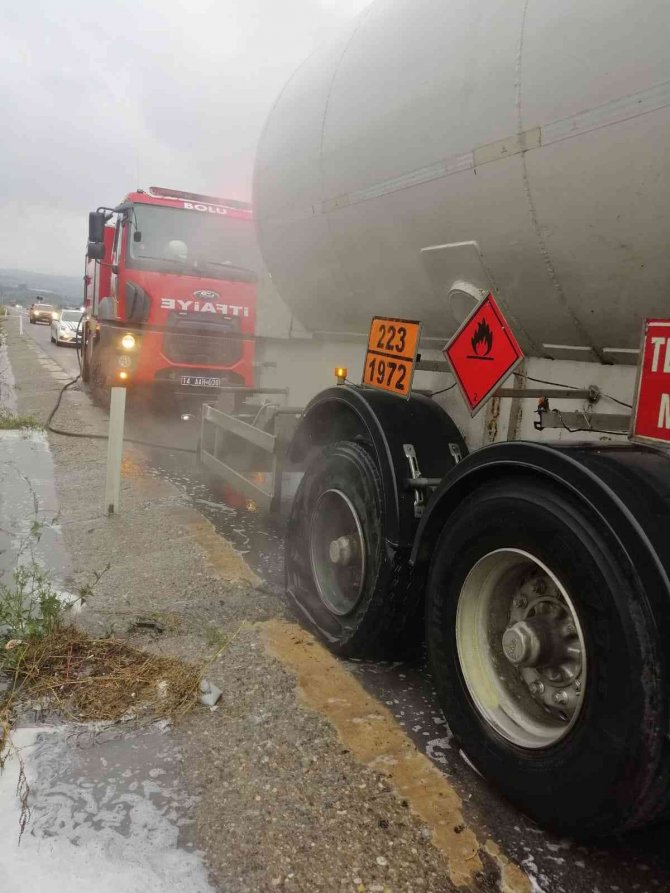Tem’de Lng Yüklü Tankerde Çıkan Yangın Büyümeden Söndürüldü
