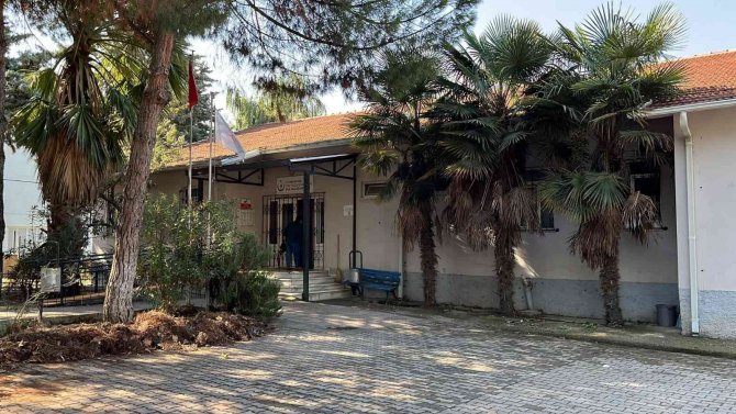 Bursa’da Sağlık Ocağını Soyan Hırsız Yakalandı