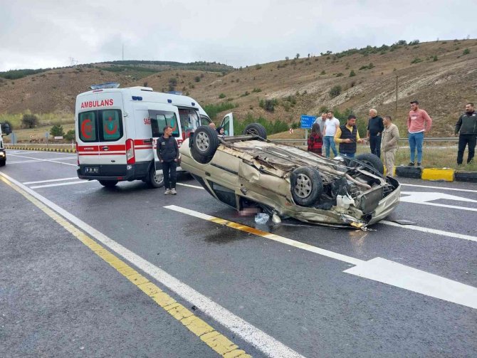 D100’de Otomobil Takla Attı: 2 Yaralı
